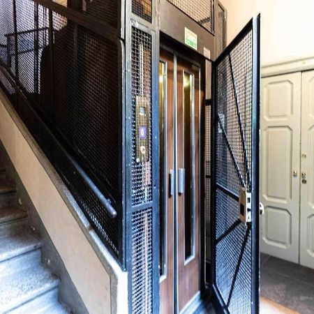 Apartamento Loft House Via Della Spiga 50 Milán Exterior foto